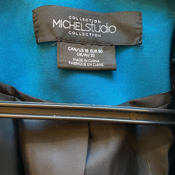 Blazer ruched sleeves, sz 18, NWOT, beautiful silhouette, colour is dark teal - Picture 3 of 3